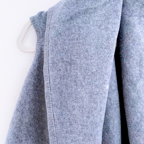 Women’s One-Size Fit-All Shawl Vest - Picture 3 of 5